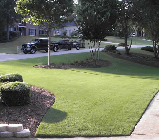 How To Work Well With Your Landscaper In Waukesha, WI