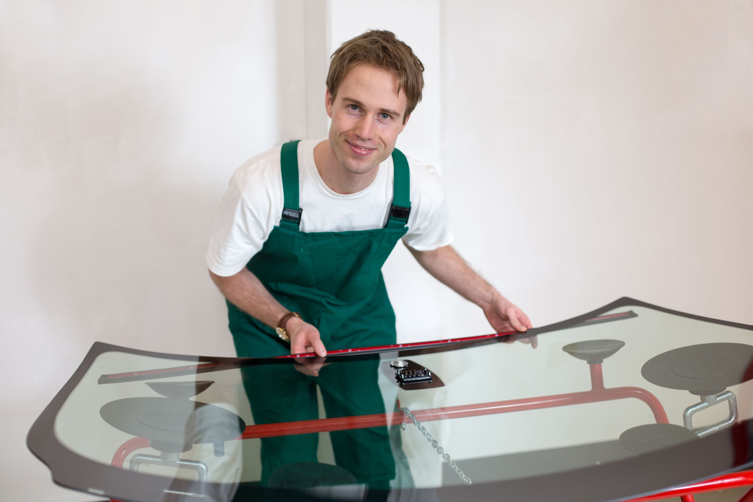 A Brief Guide for Windshield Replacement in Tucson