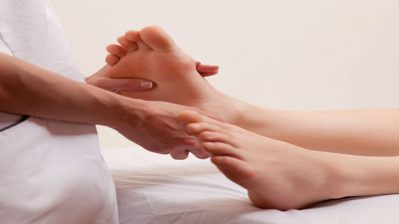 Is It Time for You to Make an Appointment with a Foot Doctor?