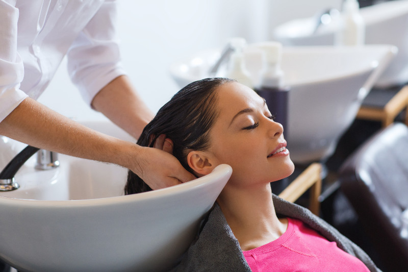 Get Pampered at a Refreshing Ladies Saloon in Dubai