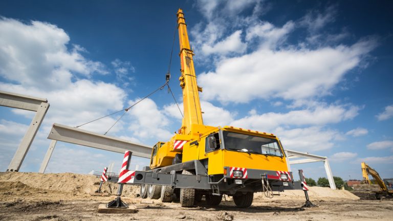 Answering Basic Questions About Crane Rental in Goodyear City