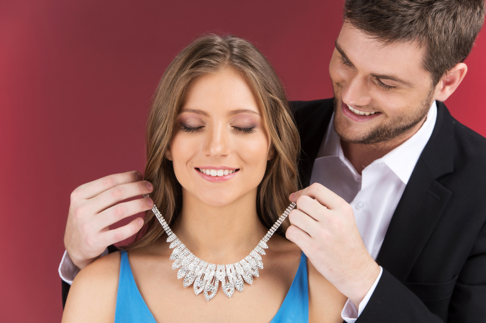 Understanding Pricing, Trends, and the Best Dealers: Buy and Sell Gold in Chicago for Maximum Profit